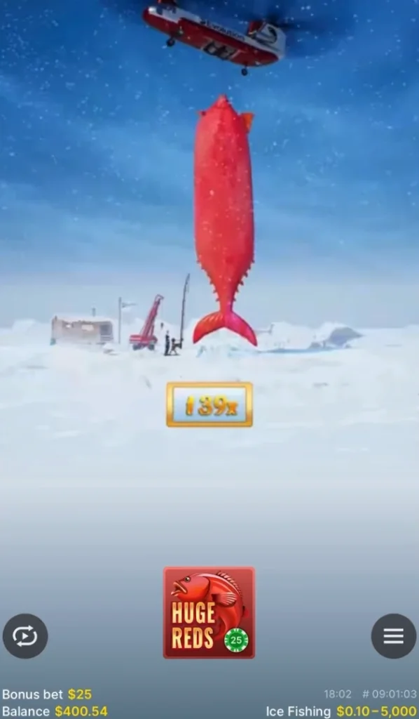 Animazione di Huge Reds con moltiplicatore 139x e pesce rosso sollevato da elicottero.